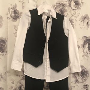 8 year old boy’s 3-pc. Size 8 from Van Heusen